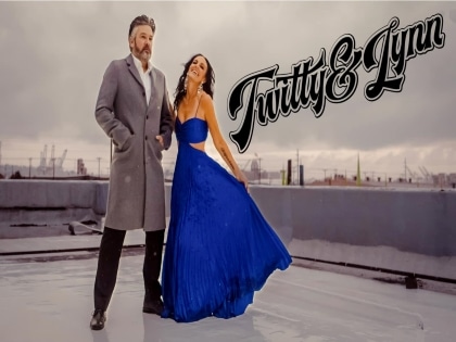 Photo of Twitty and Lynn